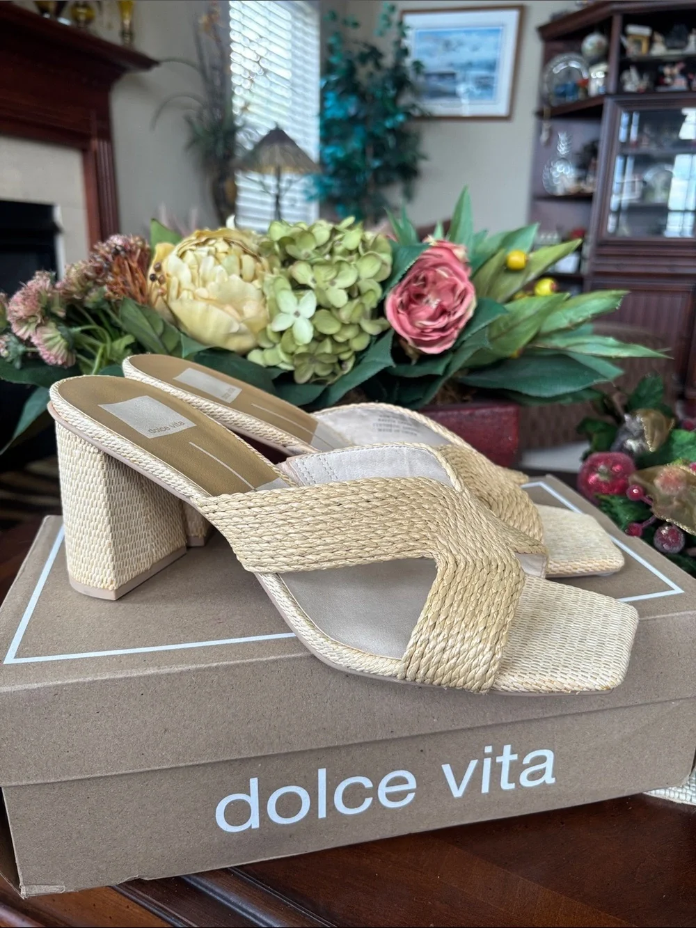 Dolce Vita Woven Light Natural Raffia Block Heels Slip On Sandals Square Toe